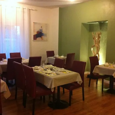 Annapolis Hotel 2*